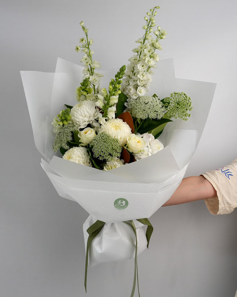 Arrangement - White & Green