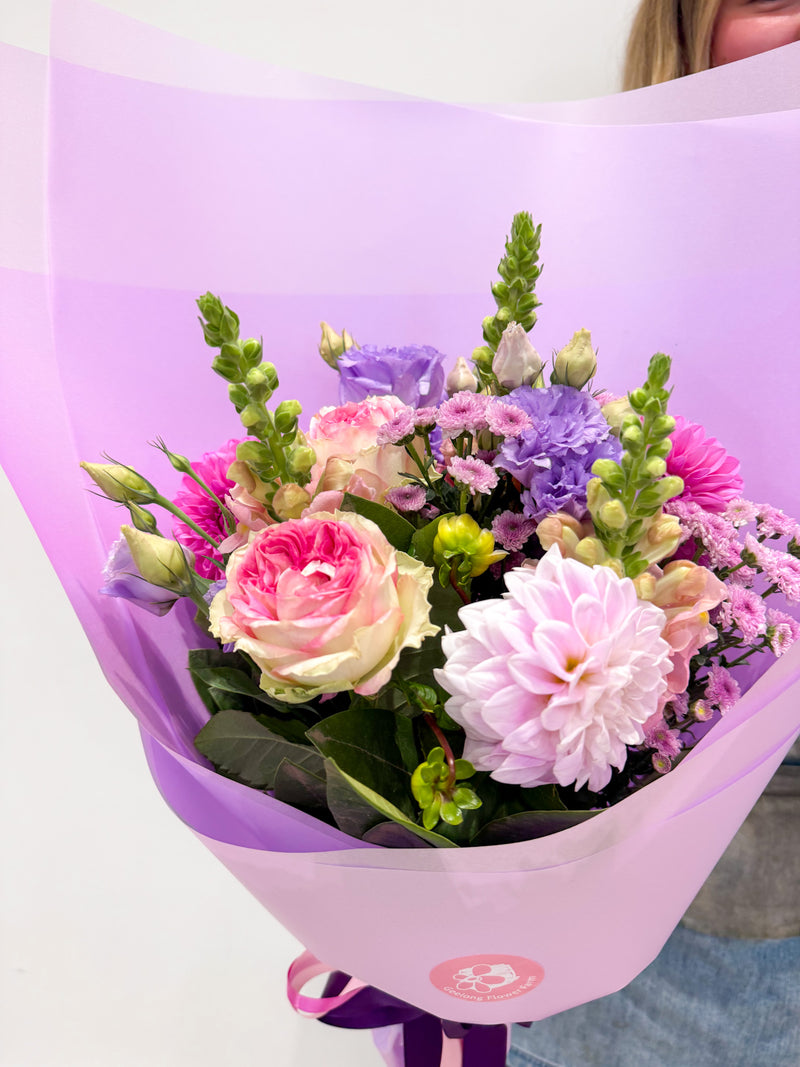 Bouquet of the Week - IWD Edition 💜